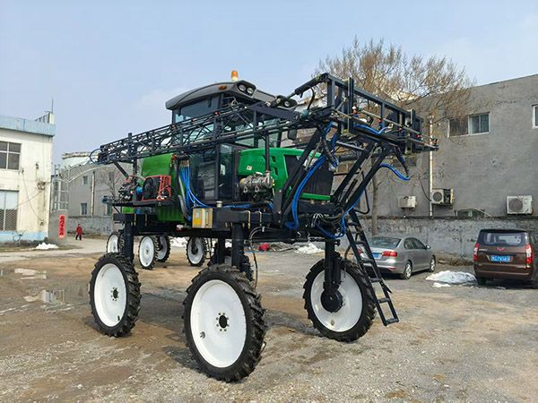 3WPZ-2000DH型自走式噴桿噴霧機